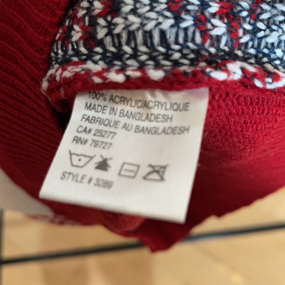 Christmas Polar Bear Knit Sweater - Picture 4 of 5